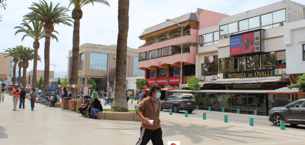 Ovalle | Av. Vicuña Mackenna, Plaza, Bancos, comercios, universidades, Supermercados | Pantallas Digitales